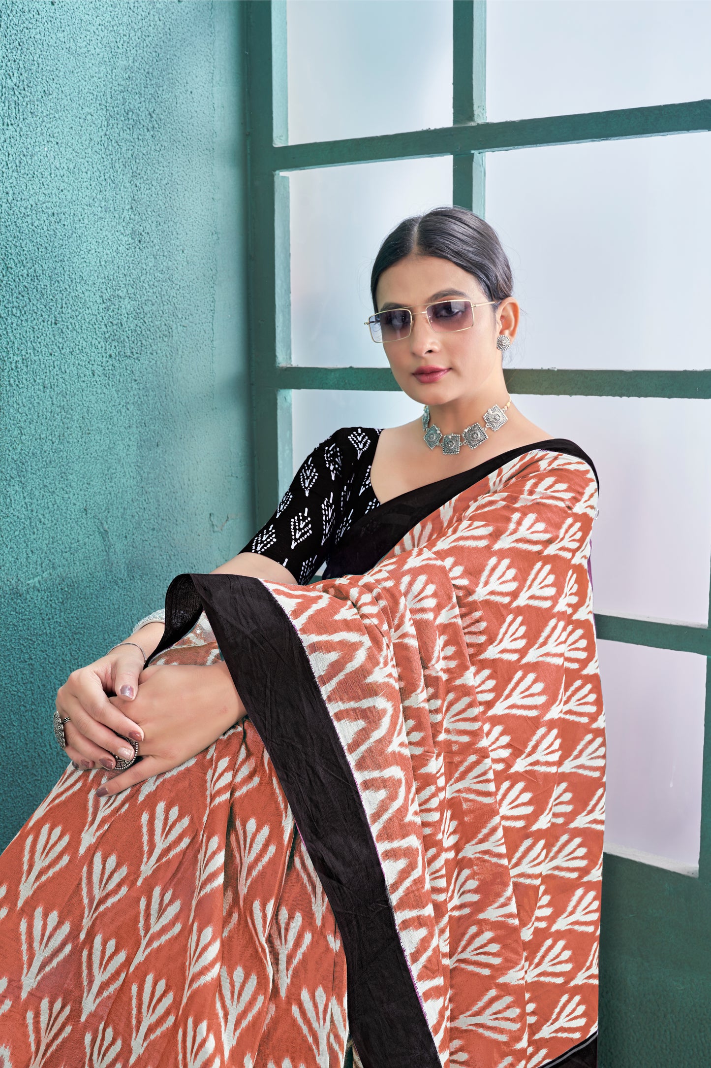 Handicraft Women's Ikat Pure soft Cotton Saree With Blouse Piece