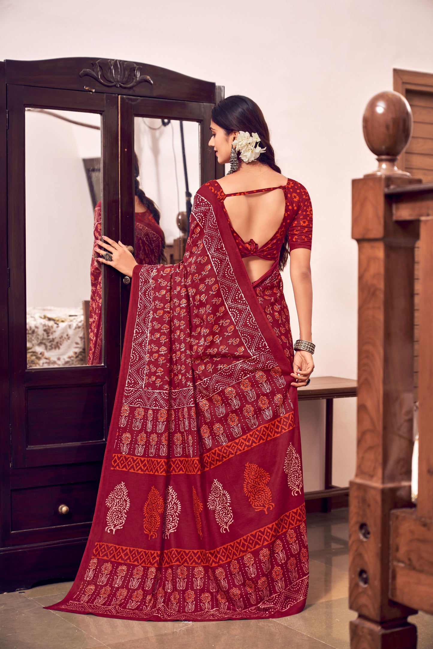 Handicraft Ladies Ikat Pure soft Cotton Sari With Blouse Piece