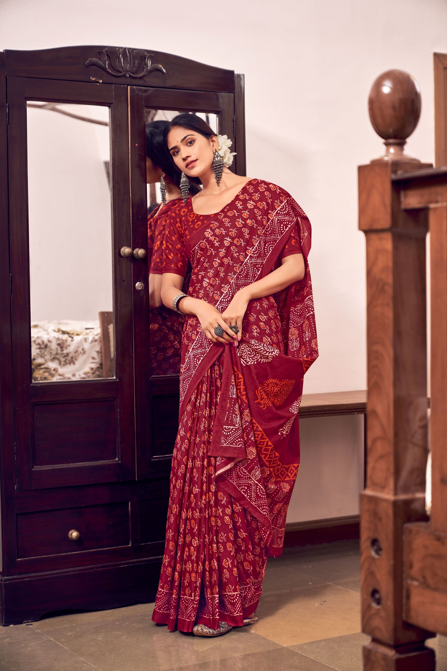 Handicraft Ladies Ikat Pure soft Cotton Sari With Blouse Piece