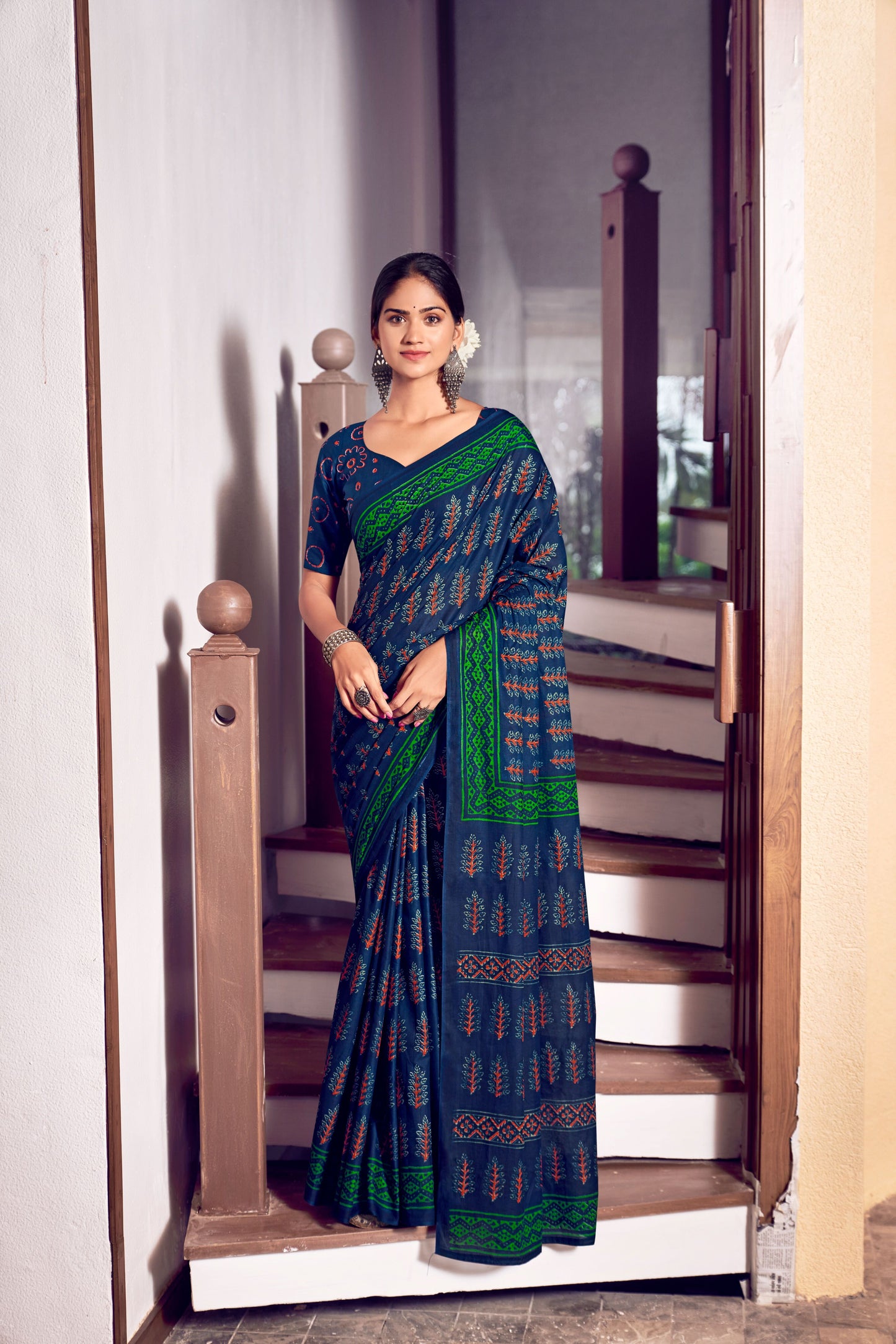 Handicraft Ladies Ikat Pure soft Cotton Sari With Blouse Piece
