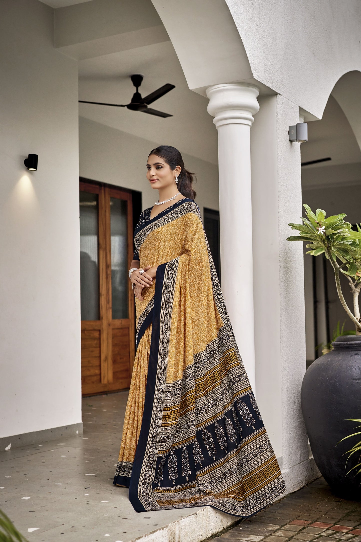 Handicraft Ladies Ikat Pure soft Cotton Sari With Blouse Piece (LKH)