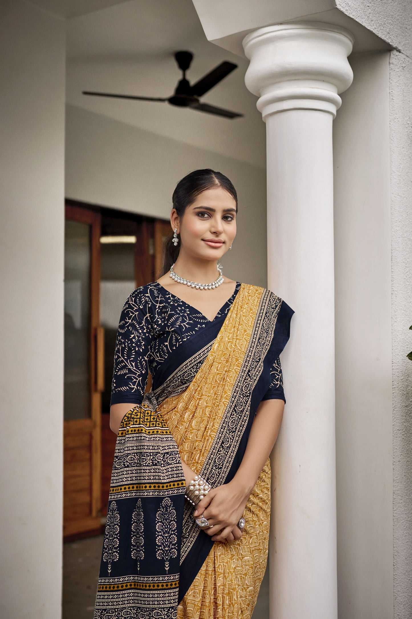 Handicraft Ladies Ikat Pure soft Cotton Sari With Blouse Piece (LKH)