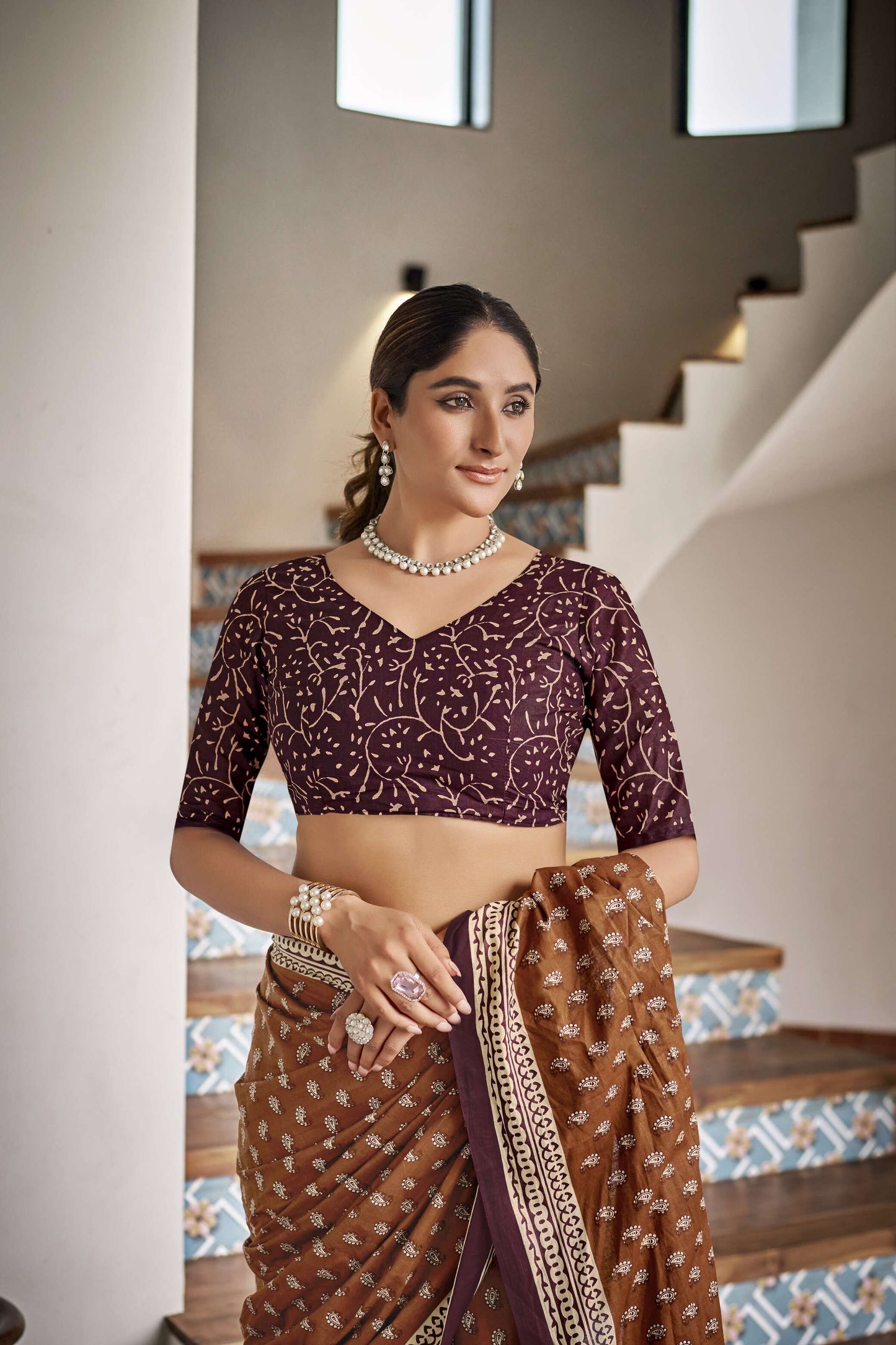 Handicraft Ladies Ikat Pure soft Cotton Sari With Blouse Piece