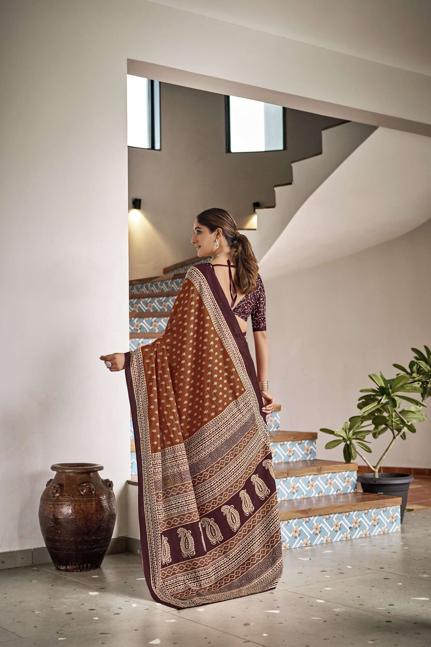 Handicraft Ladies Ikat Pure soft Cotton Sari With Blouse Piece