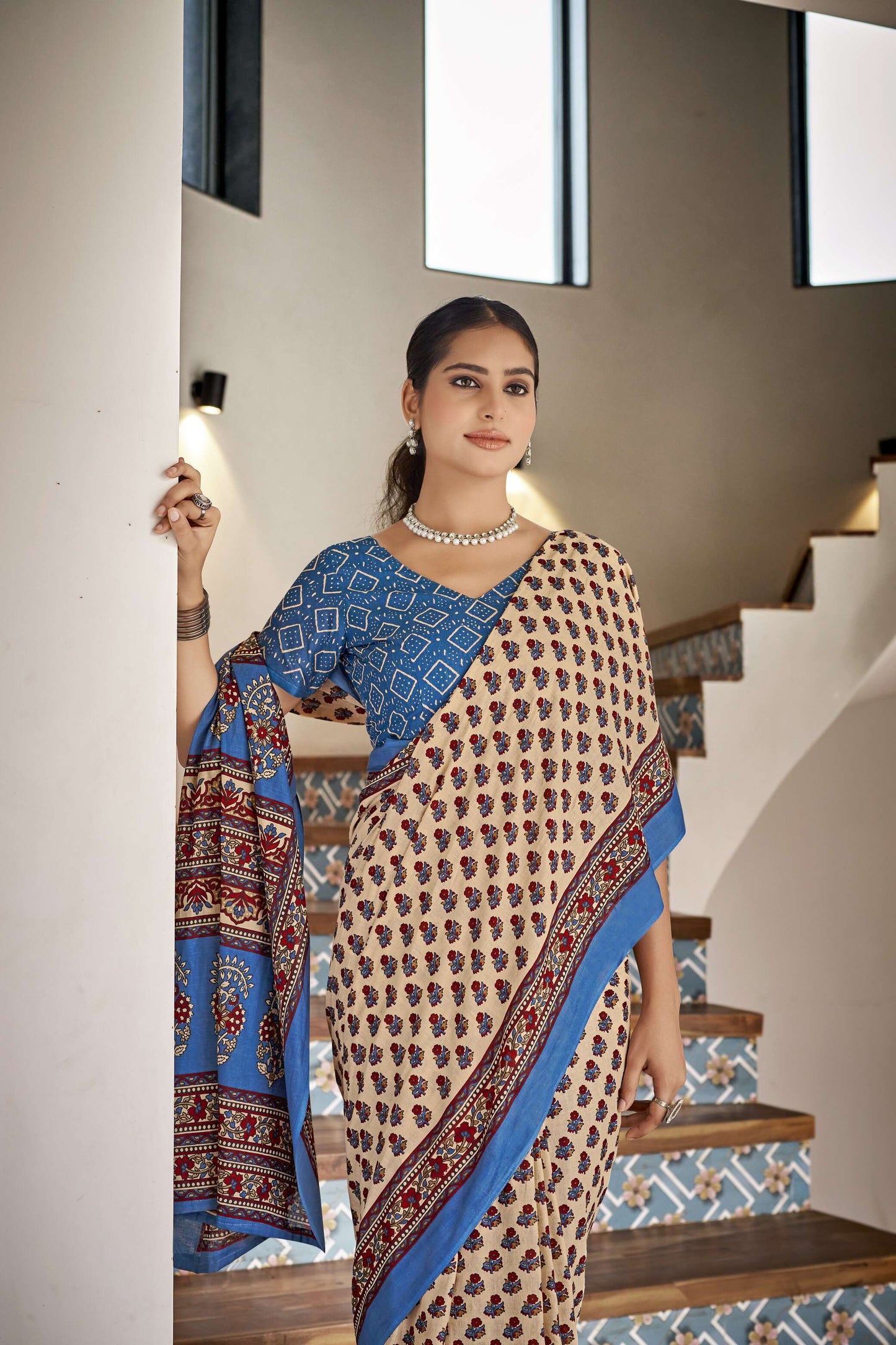 Handicraft Ladies Ikat Pure soft Cotton Sari With Blouse Piece