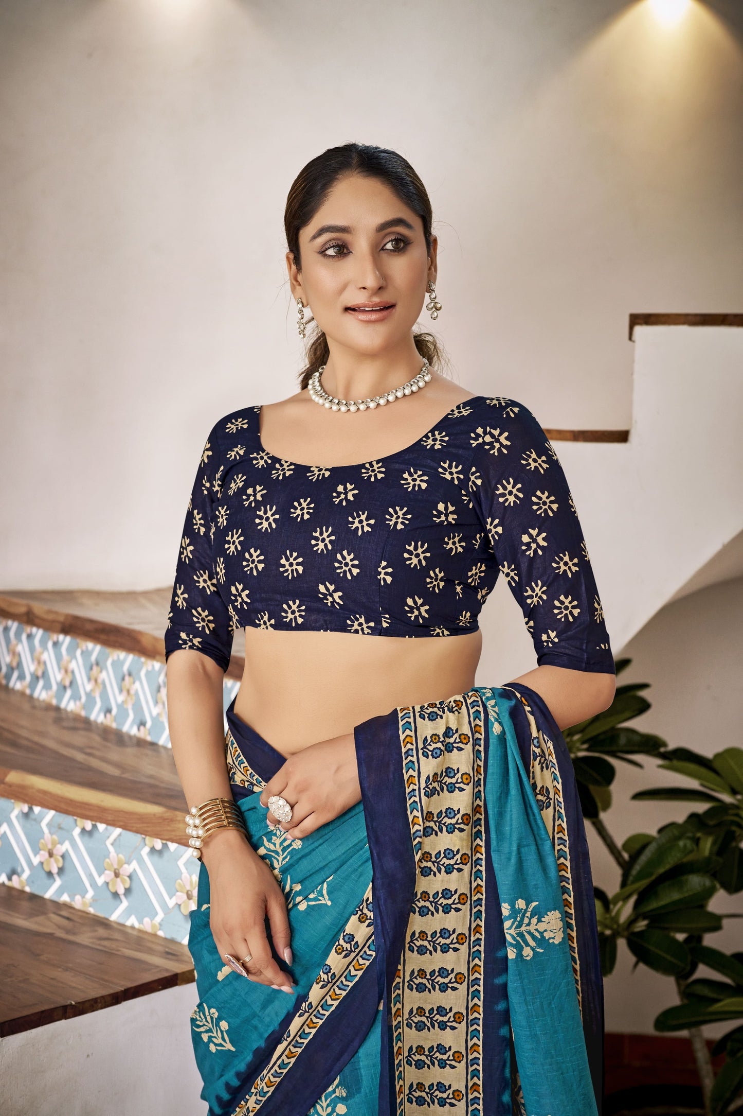 Handicraft Ladies Ikat Pure soft mul Cotton Sari With Blouse Piece