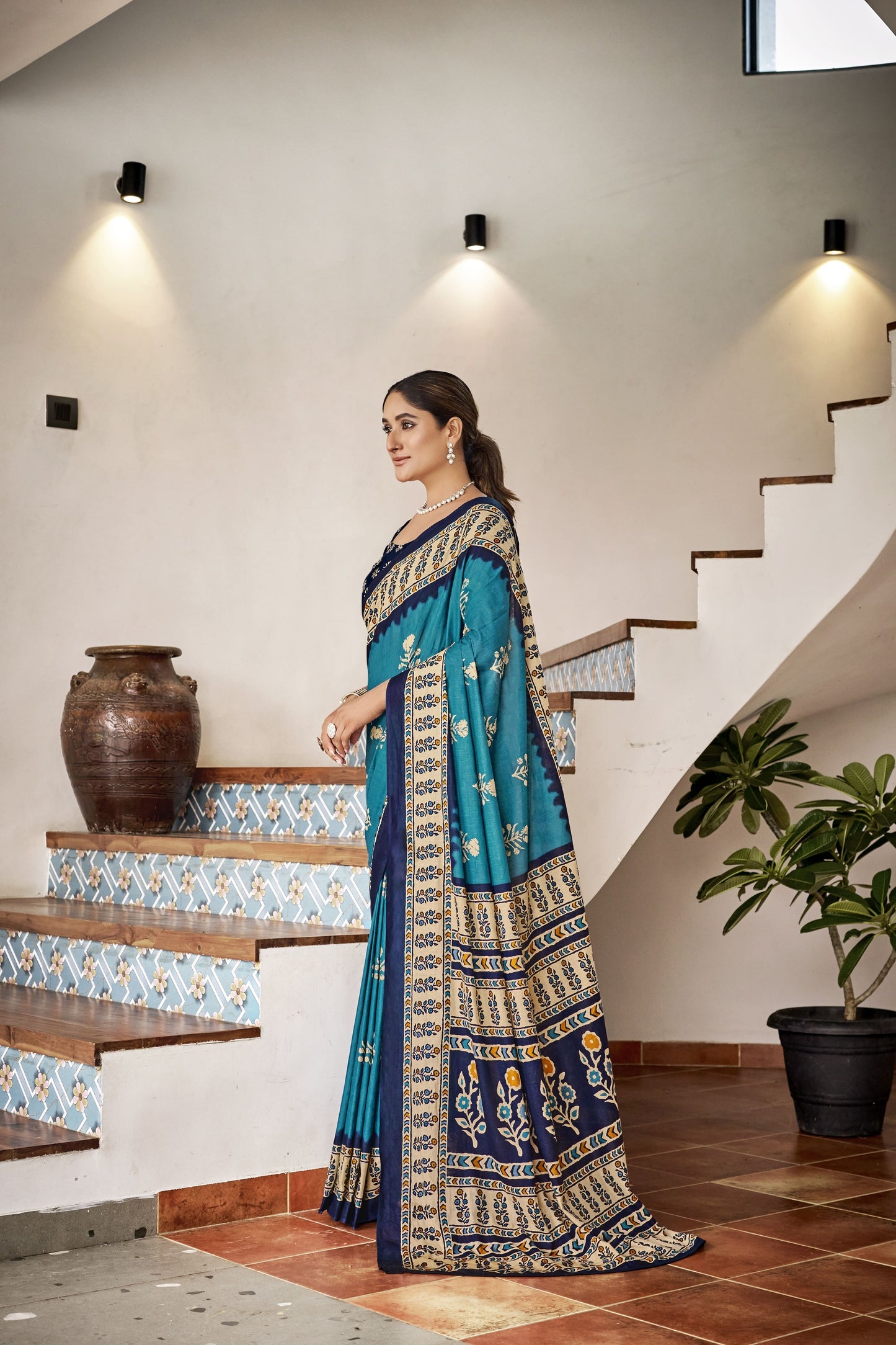 Handicraft Ladies Ikat Pure soft mul Cotton Sari With Blouse Piece