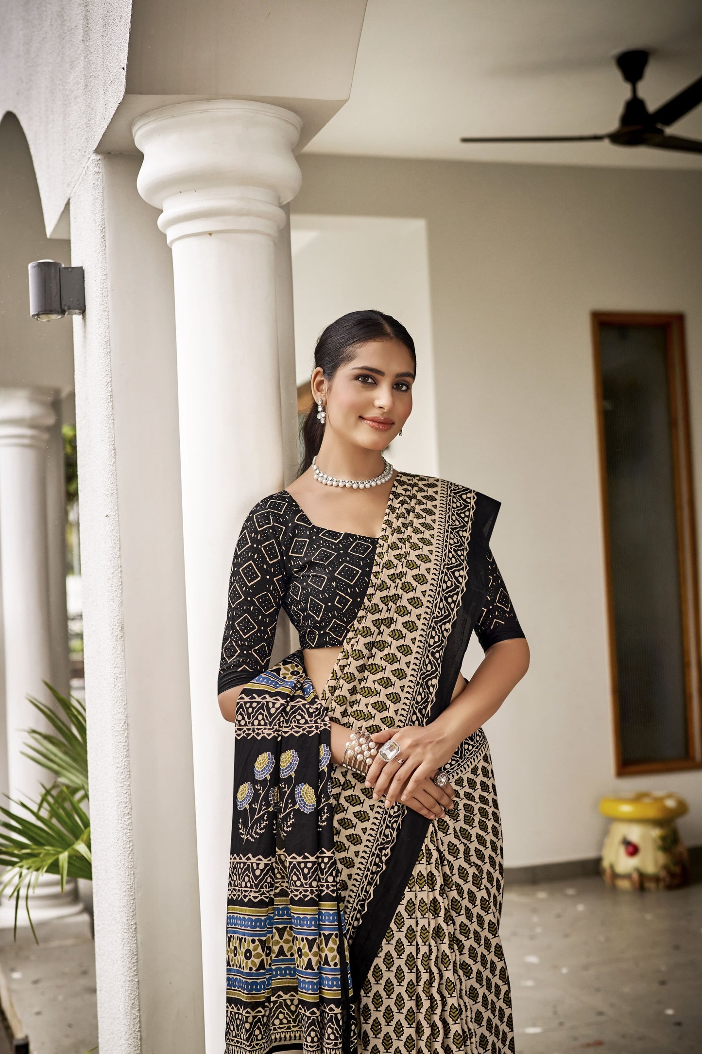 Handicraft Ladies Ikat Pure soft Cotton Sari With Blouse Piece