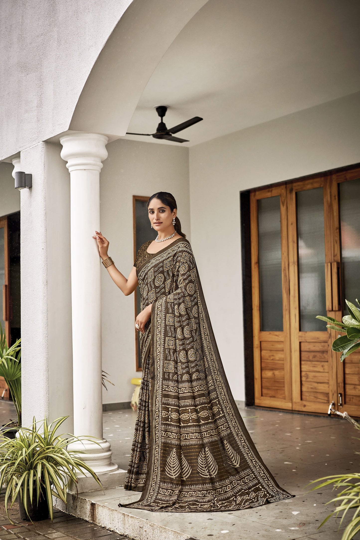 Handicraft Ladies Ikat Pure soft mul Cotton Sari With Blouse Piece