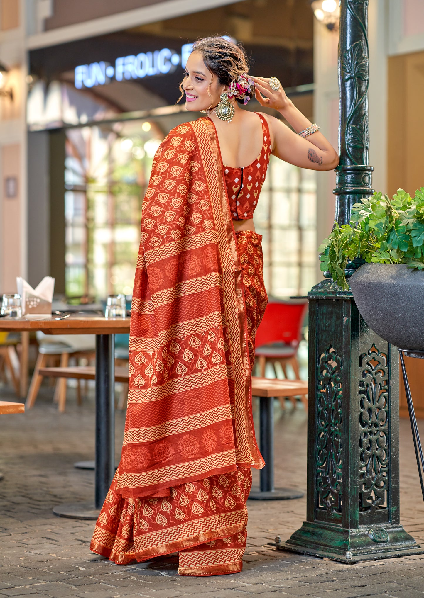 Beautifu Zari Border Bagru Ikat Hand Print Cotton mulmul sarees with blouse Piece