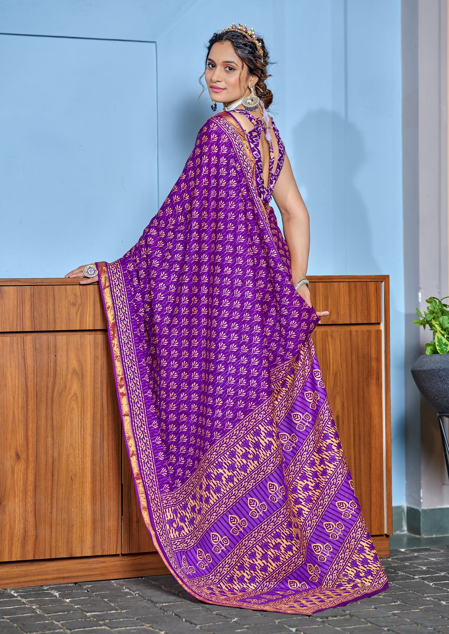 Beautifu Zari Border Bagru Ikat Hand Print Cotton mulmul sarees with blouse Piece