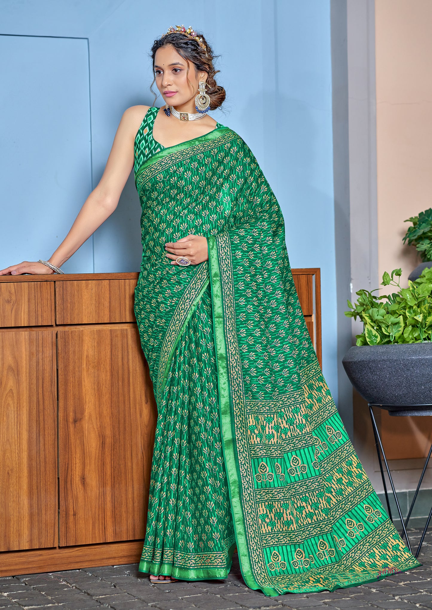 Beautifu Zari Border Bagru Ikat Hand Print Cotton mulmul sarees with blouse Piece