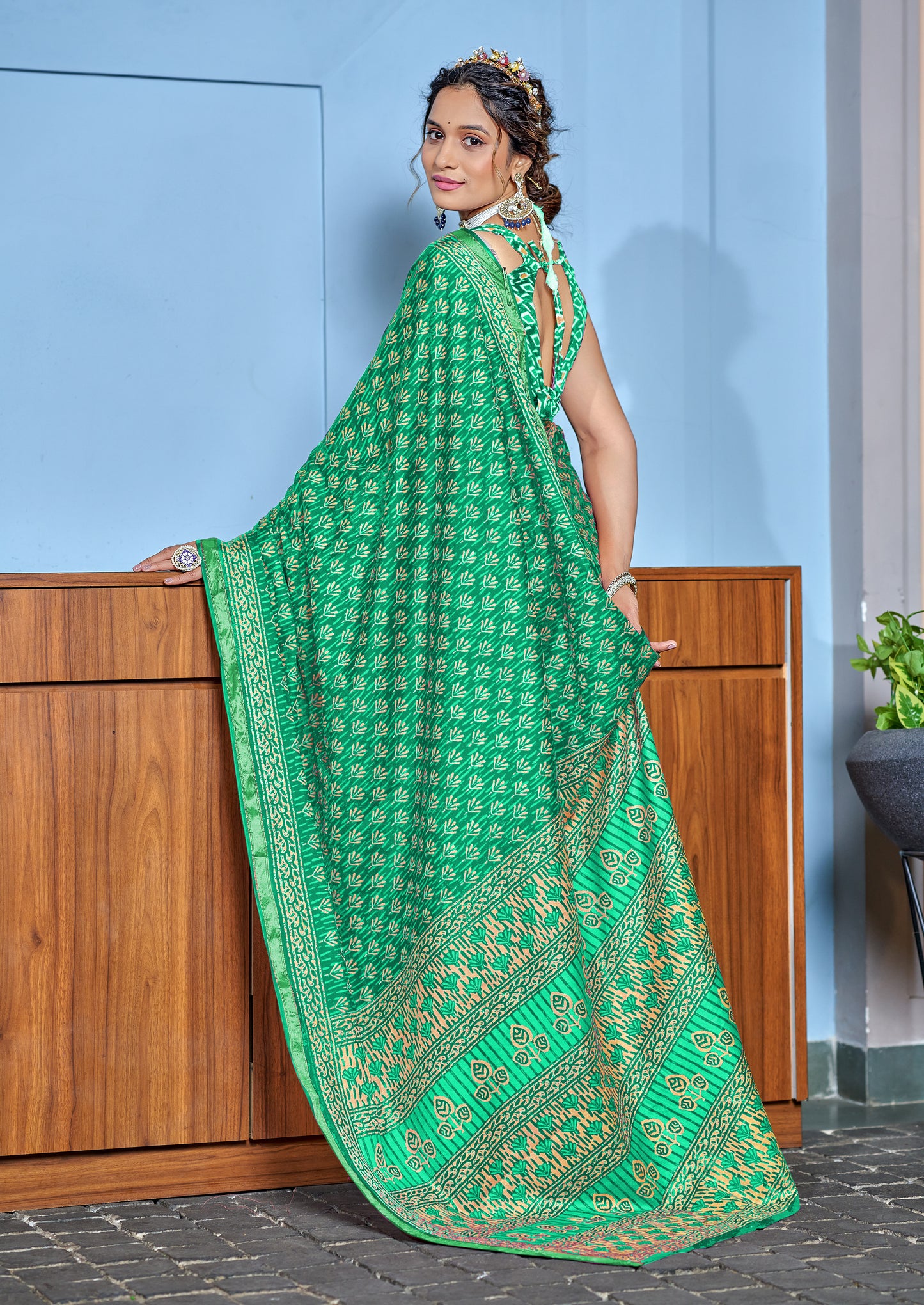 Beautifu Zari Border Bagru Ikat Hand Print Cotton mulmul sarees with blouse Piece