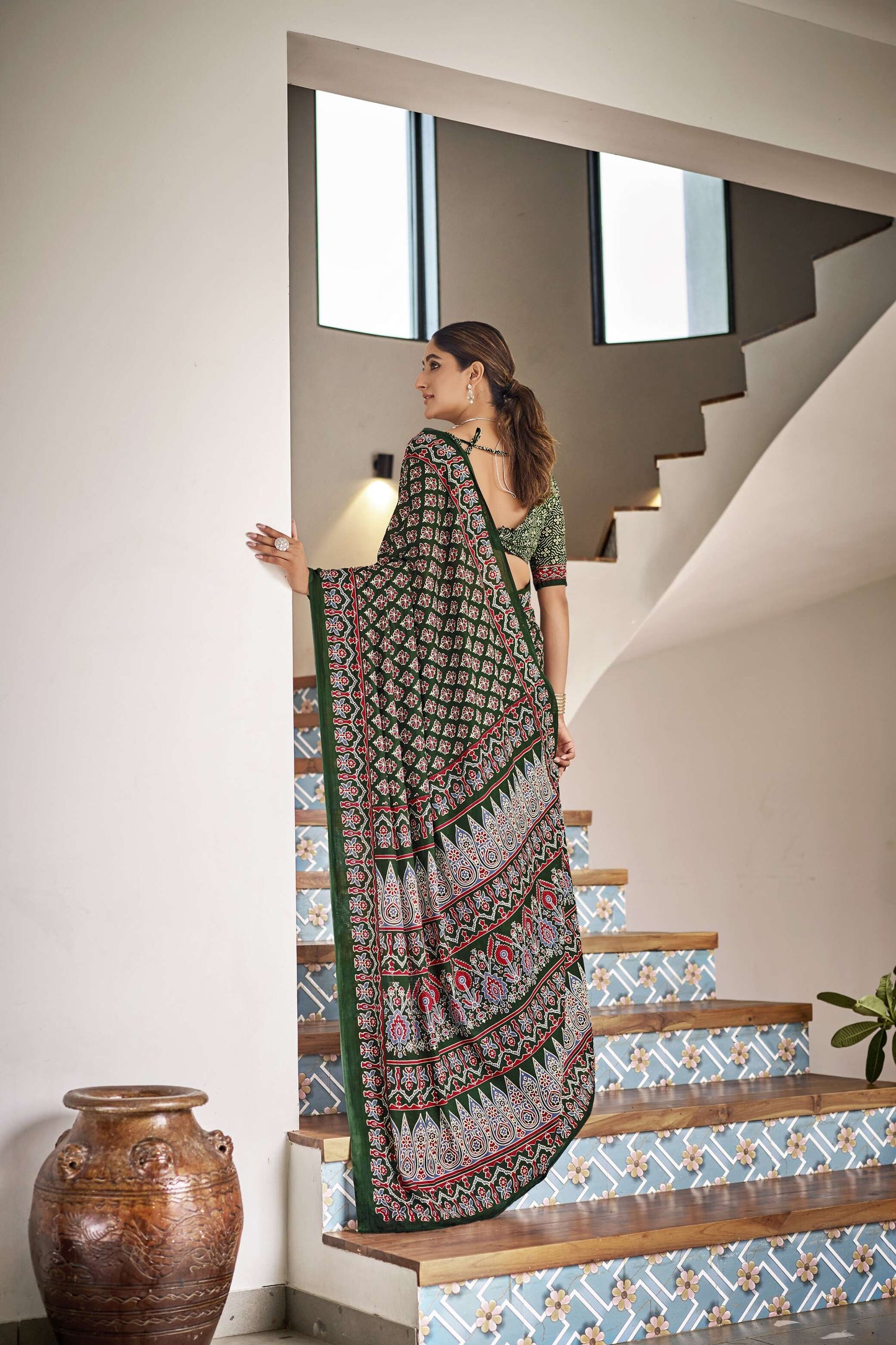 Handicraft Ladies Ikat Pure soft Cotton Sari With Blouse Piece
