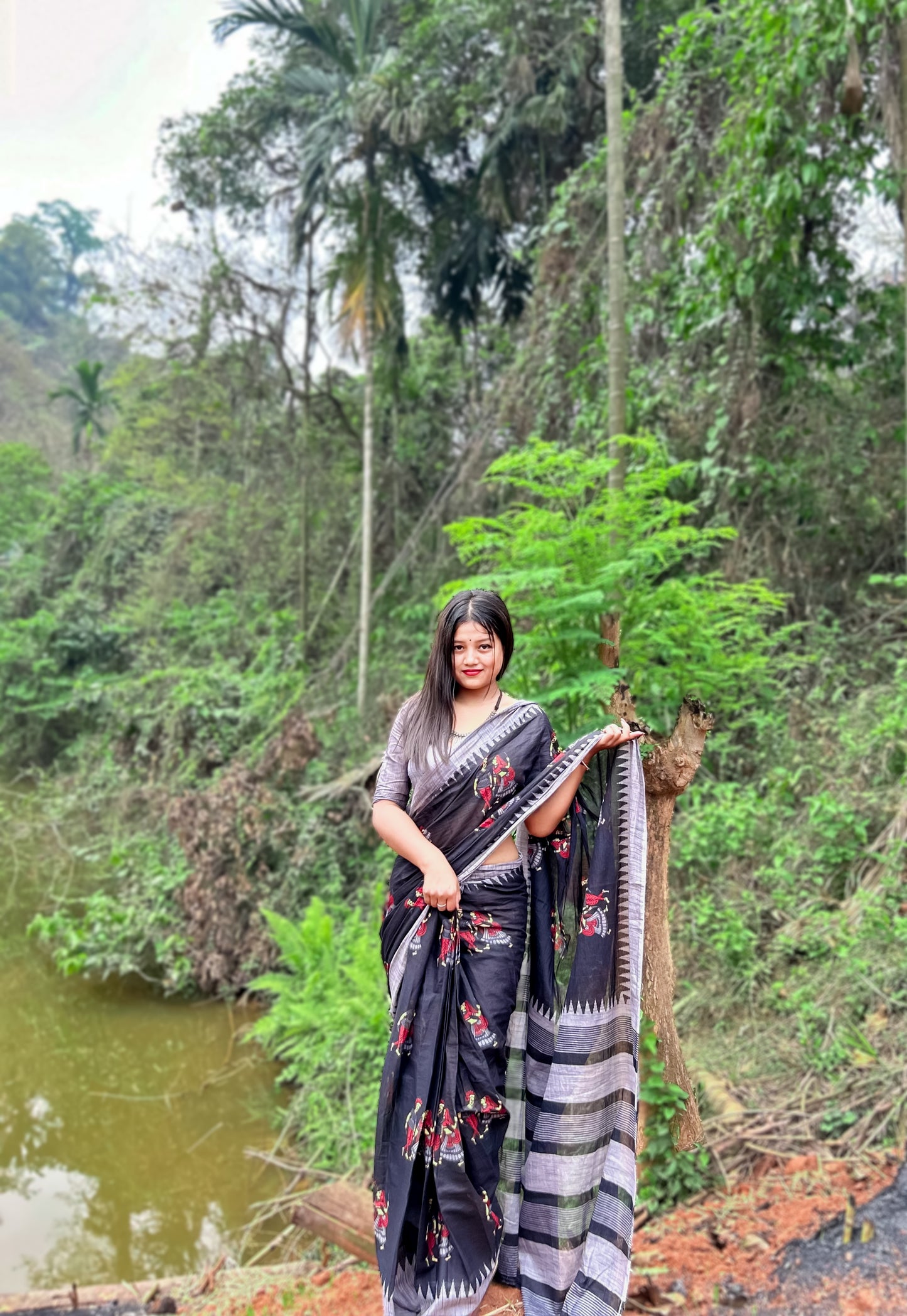 Handicraft Ladies Ikat Pure soft Cotton Sari With Blouse Piece