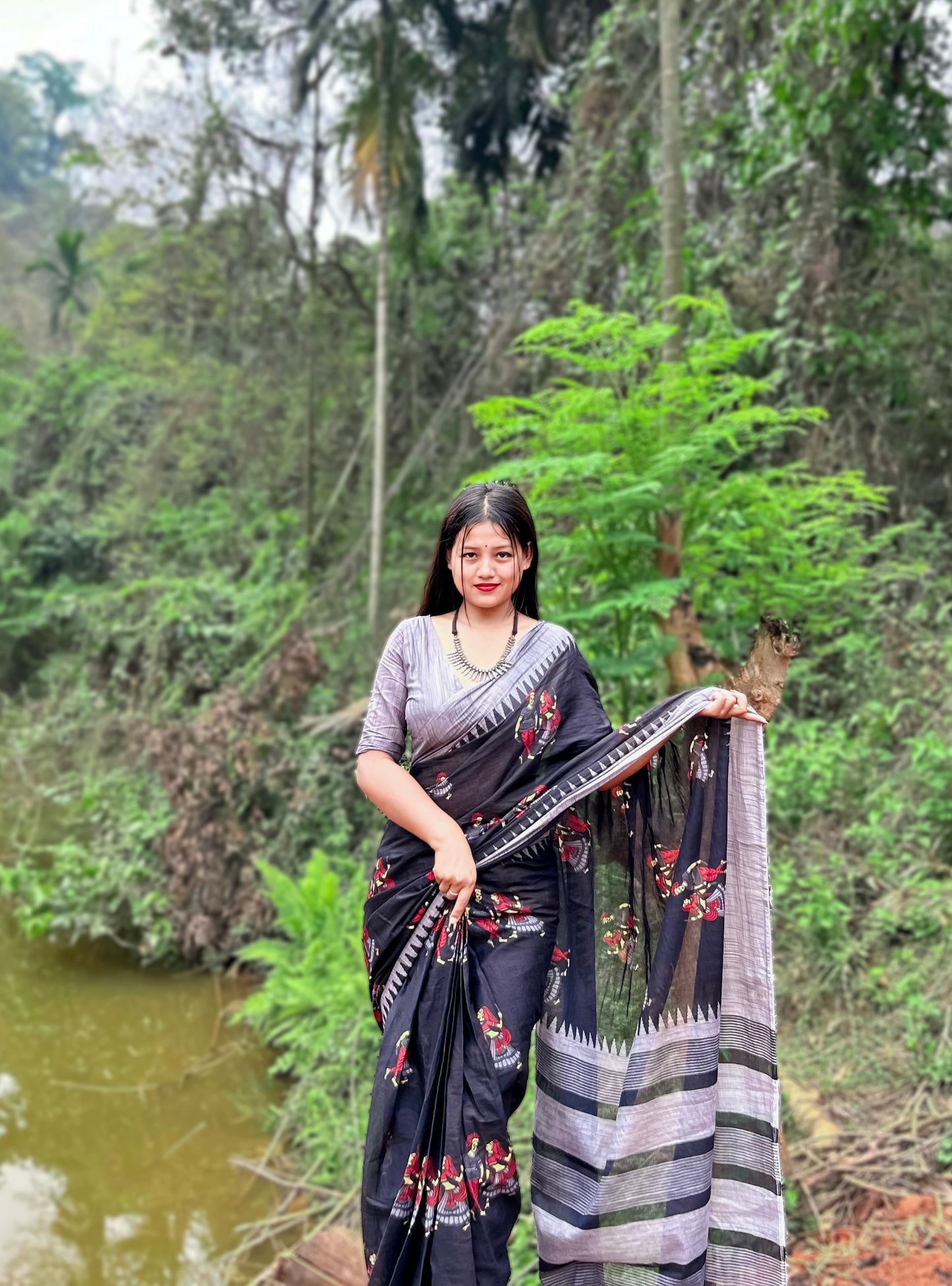 Handicraft Ladies Ikat Pure soft Cotton Sari With Blouse Piece