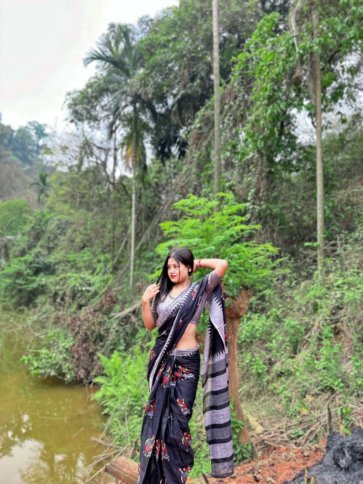 Handicraft Ladies Ikat Pure soft Cotton Sari With Blouse Piece
