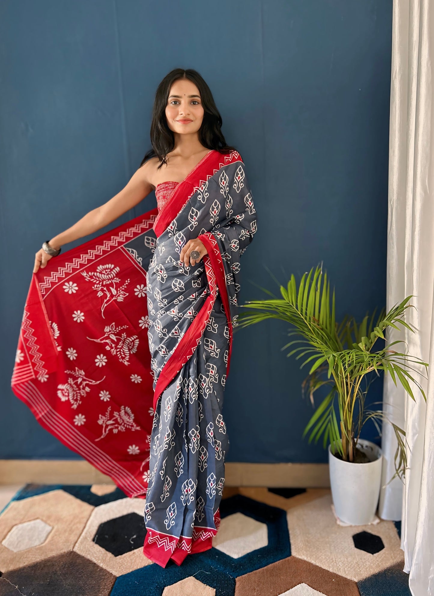 Handicraft Women's Ikat Pure soft Cotton Saree With Blouse Piece