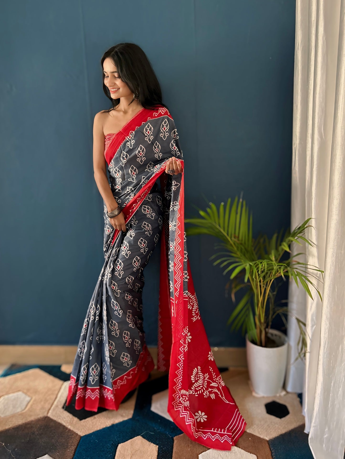 Handicraft Women's Ikat Pure soft Cotton Saree With Blouse Piece