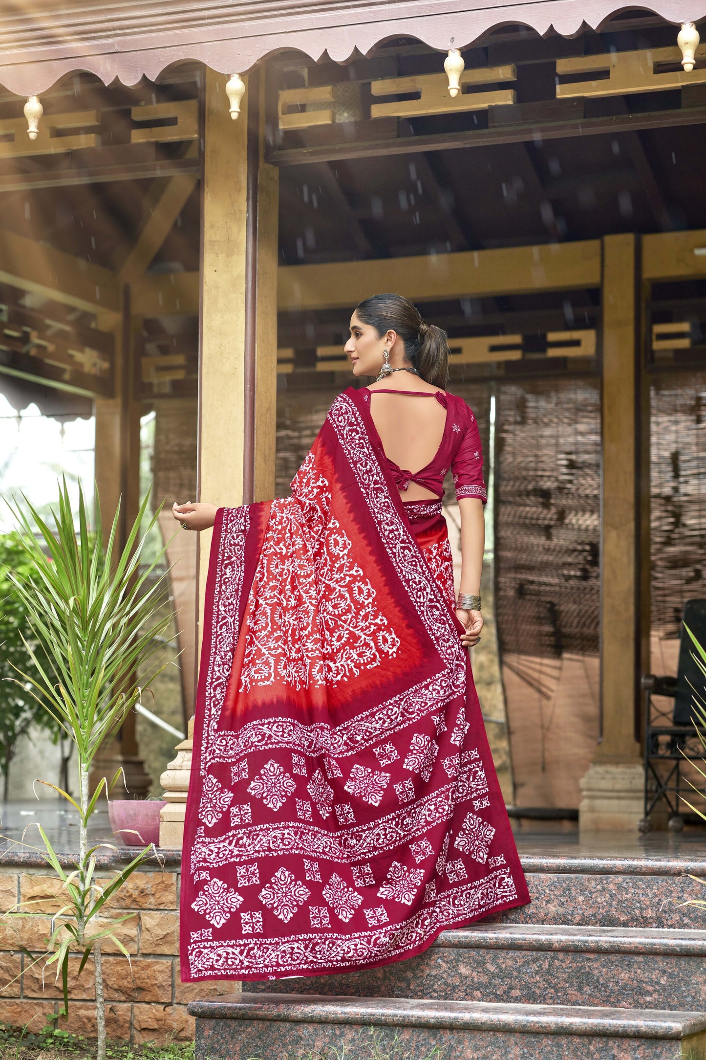 Handicraft Ladies Ikat Pure soft Cotton Sari With Blouse Piece