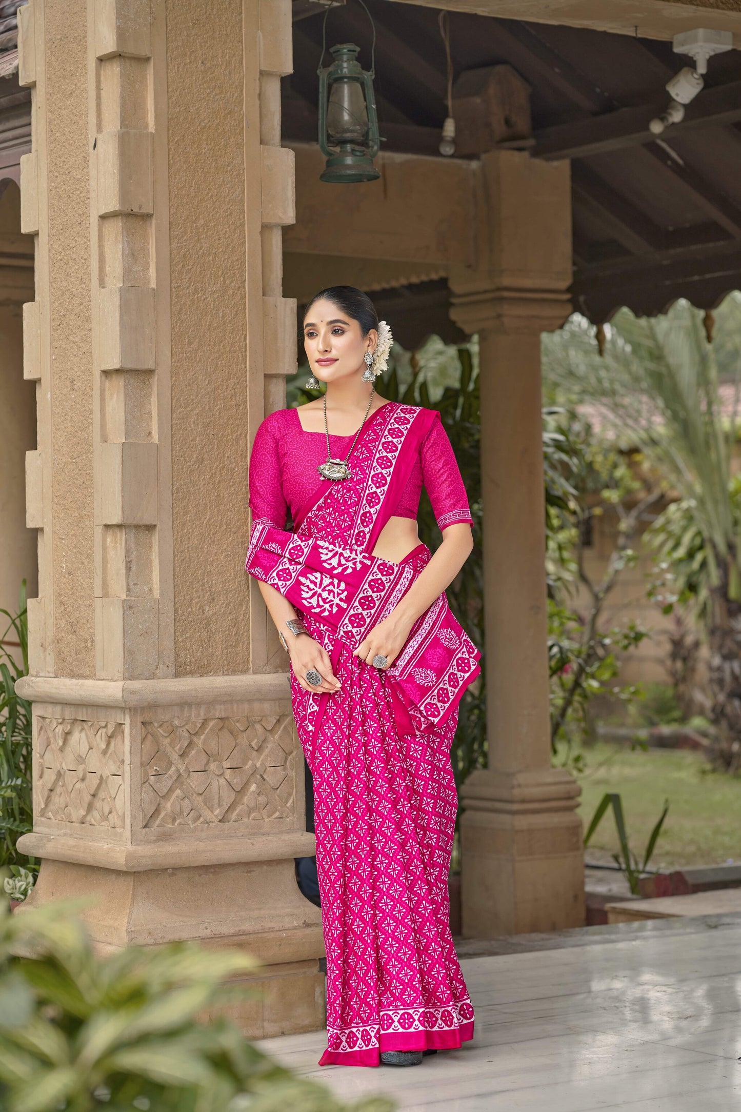 Handicraft Ladies Ikat Pure soft Cotton Sari With Blouse Piece
