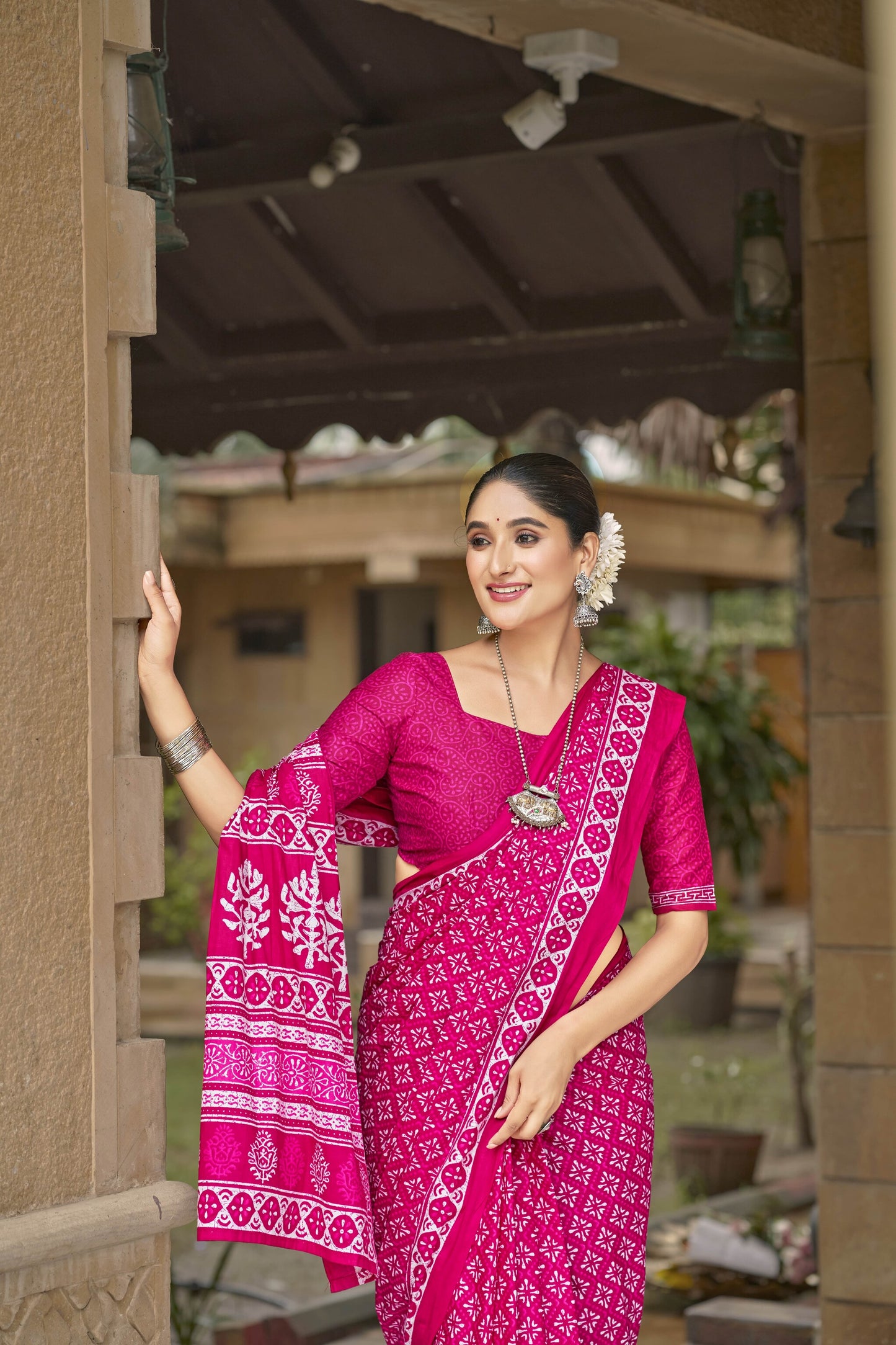 Handicraft Ladies Ikat Pure soft Cotton Sari With Blouse Piece