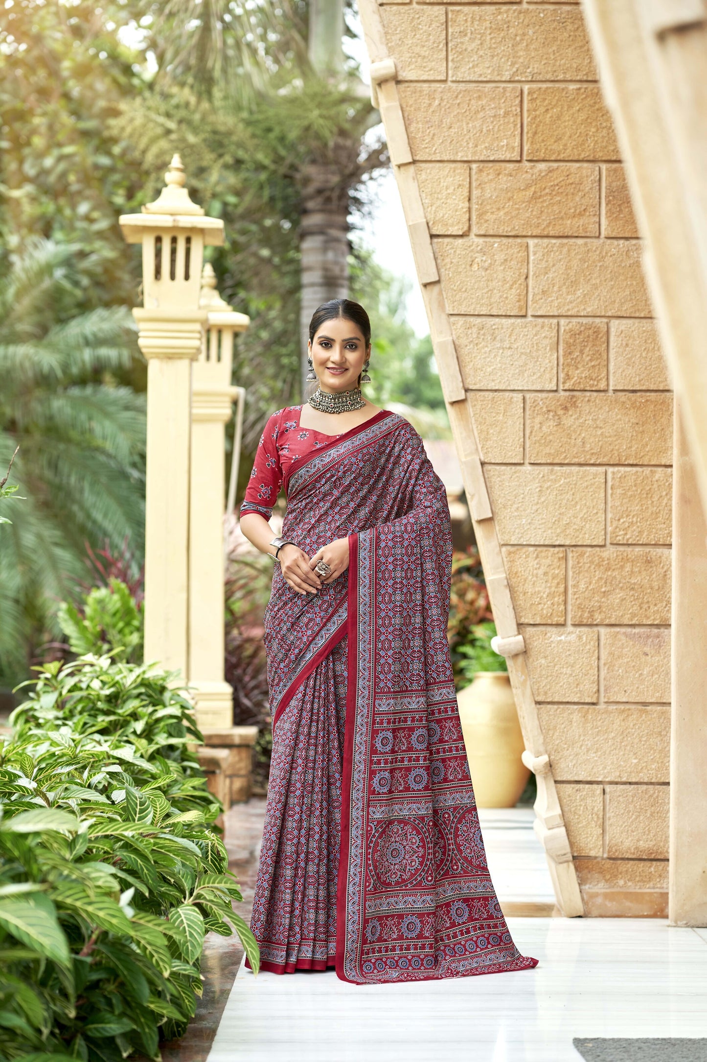 Handicraft Ladies Ikat Pure soft Cotton Sari With Blouse Piece