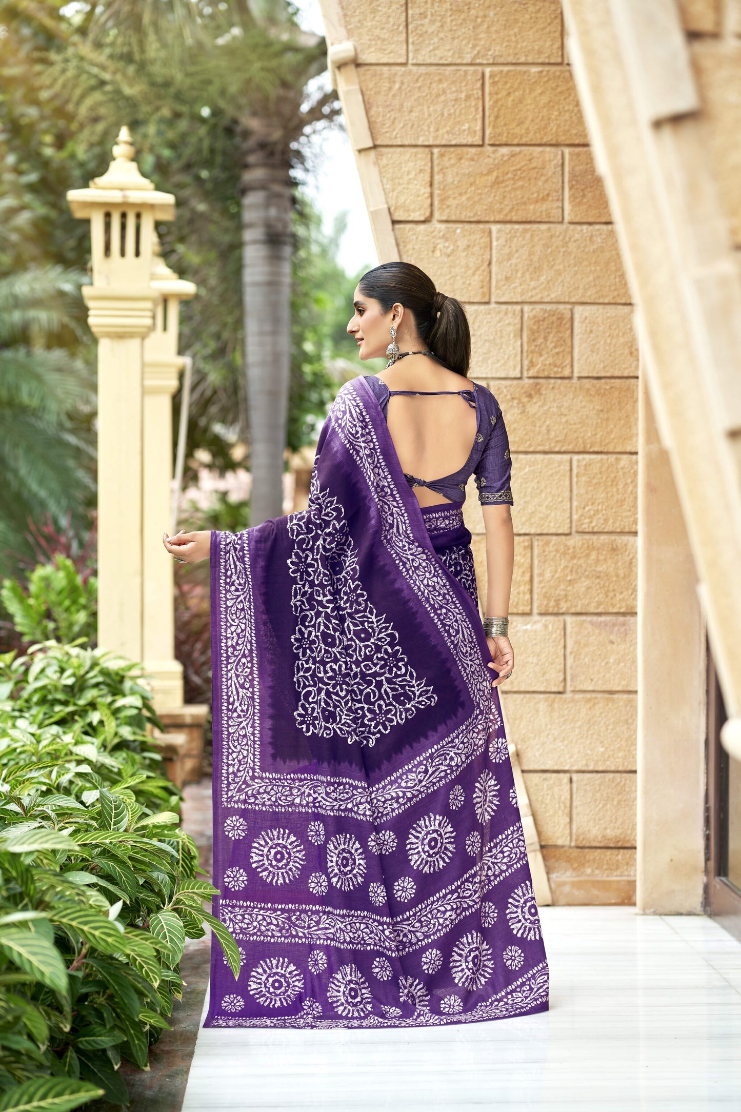 Handicraft Ladies Ikat Pure soft Cotton Sari With Blouse Piece