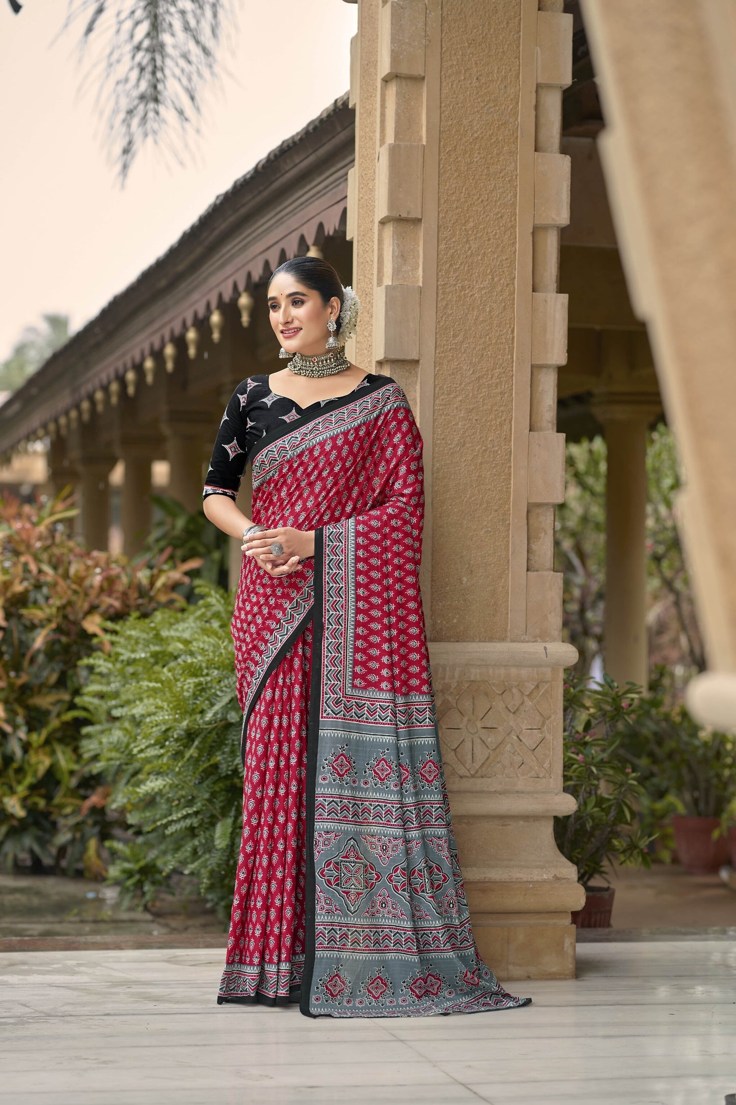 Handicraft Ladies Ikat Pure soft Cotton Sari With Blouse Piece