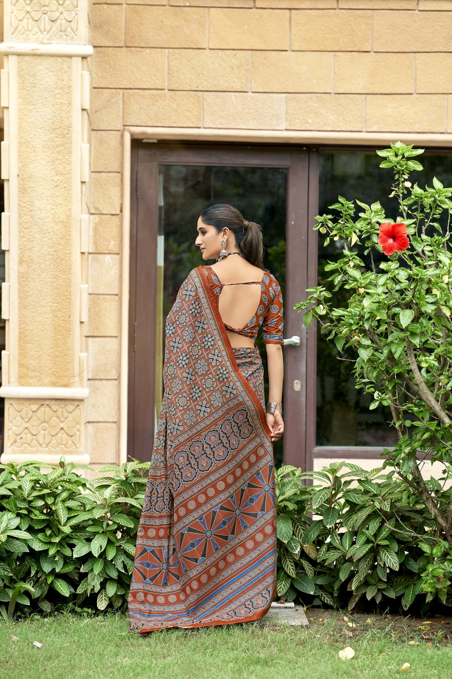 Handicraft Ladies Ikat Pure soft Cotton Sari With Blouse Piece