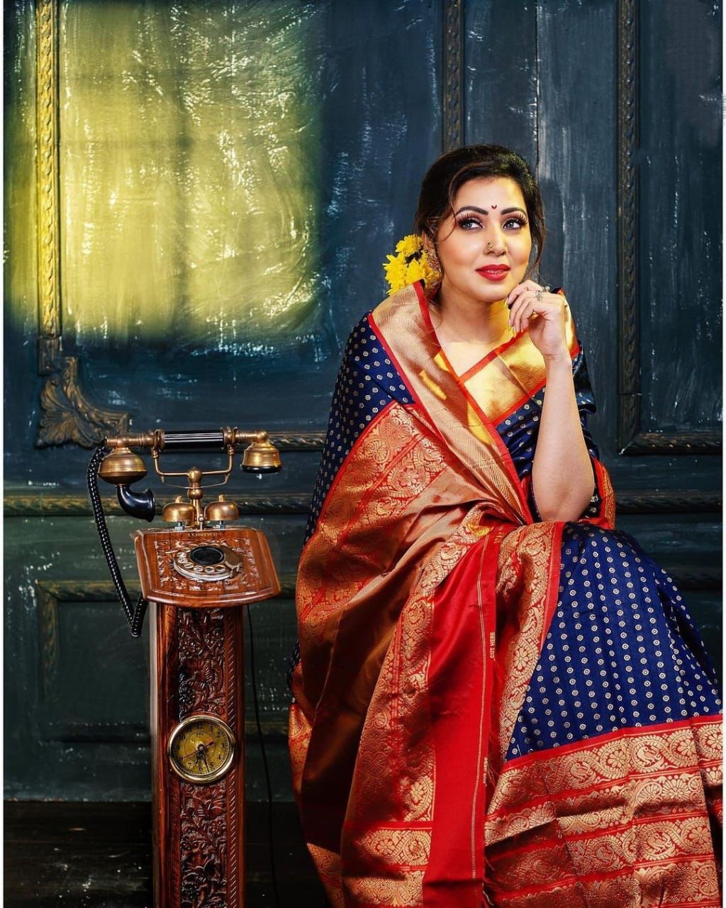 Ethinic Pocket Soft Silk Jacquard Zari Weaving Saree