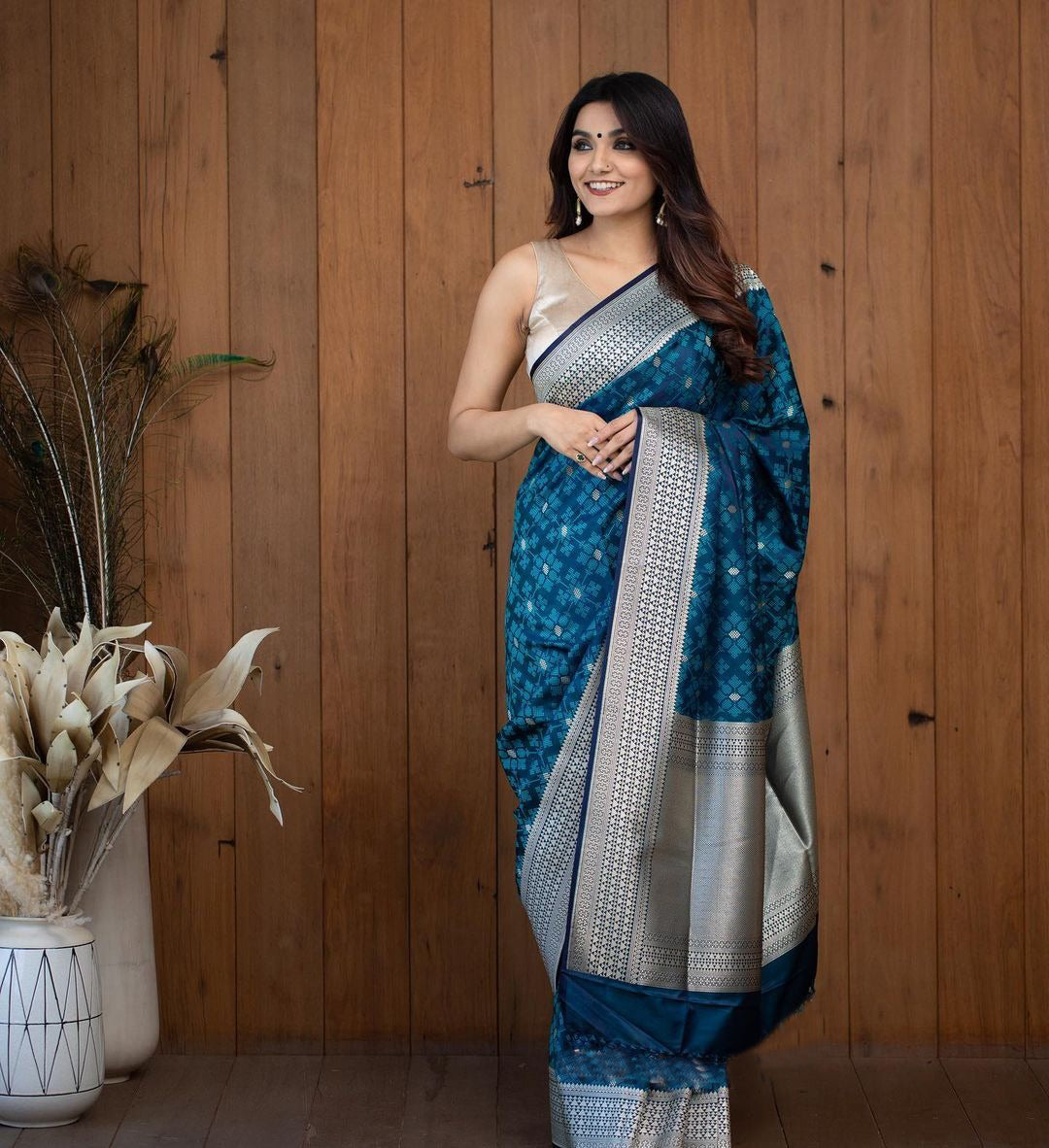 Women's kanjivaram Banarasi Soft Silk Zari Woven Sari With Blouse piece Blue