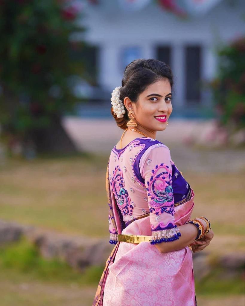 Ethinic Pocket Soft Silk Jacquard Zari Weaving Saree