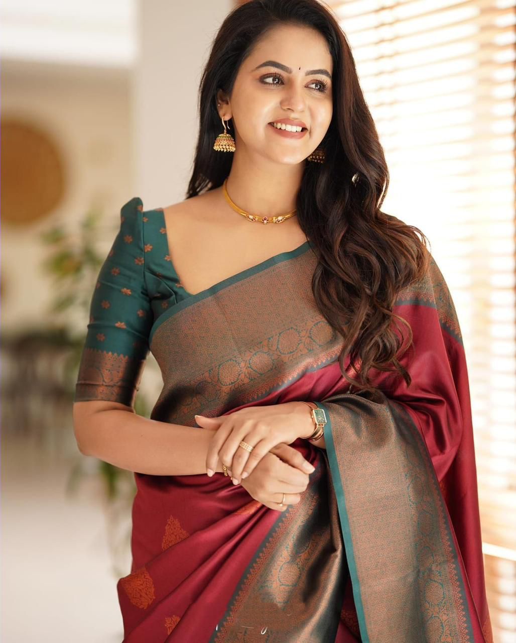 Banarasi zari woven Trending Silk Saree