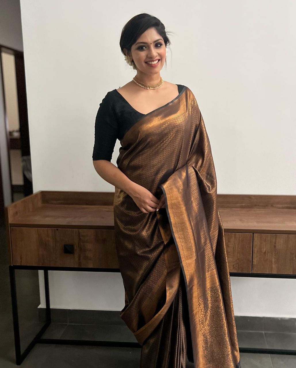 Banarasi zari woven BLACK GOLDEN SAREE