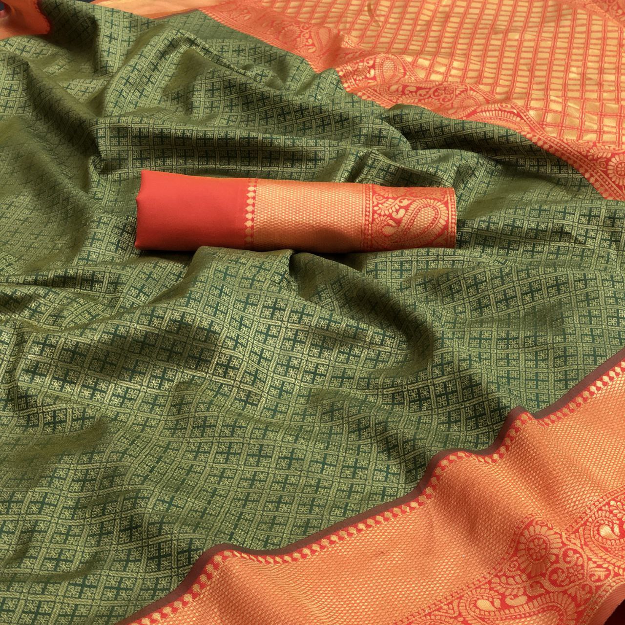 GREENBanarasi zari woven SOFT LICHI SILK SAREESAREE