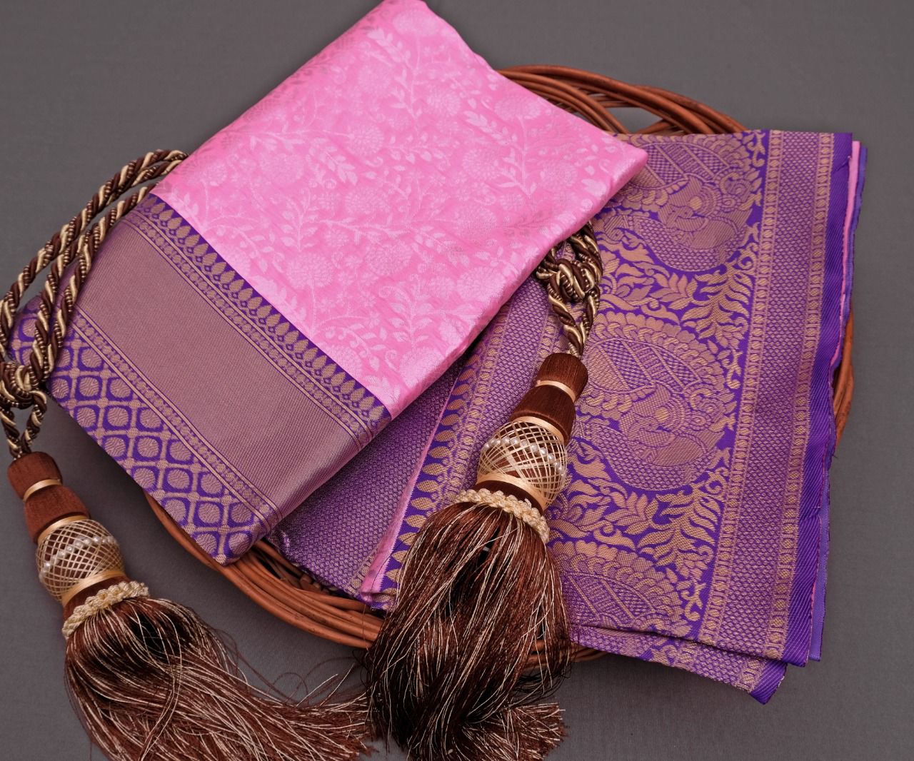 Ethinic Pocket Soft Silk Jacquard Zari Weaving Saree
