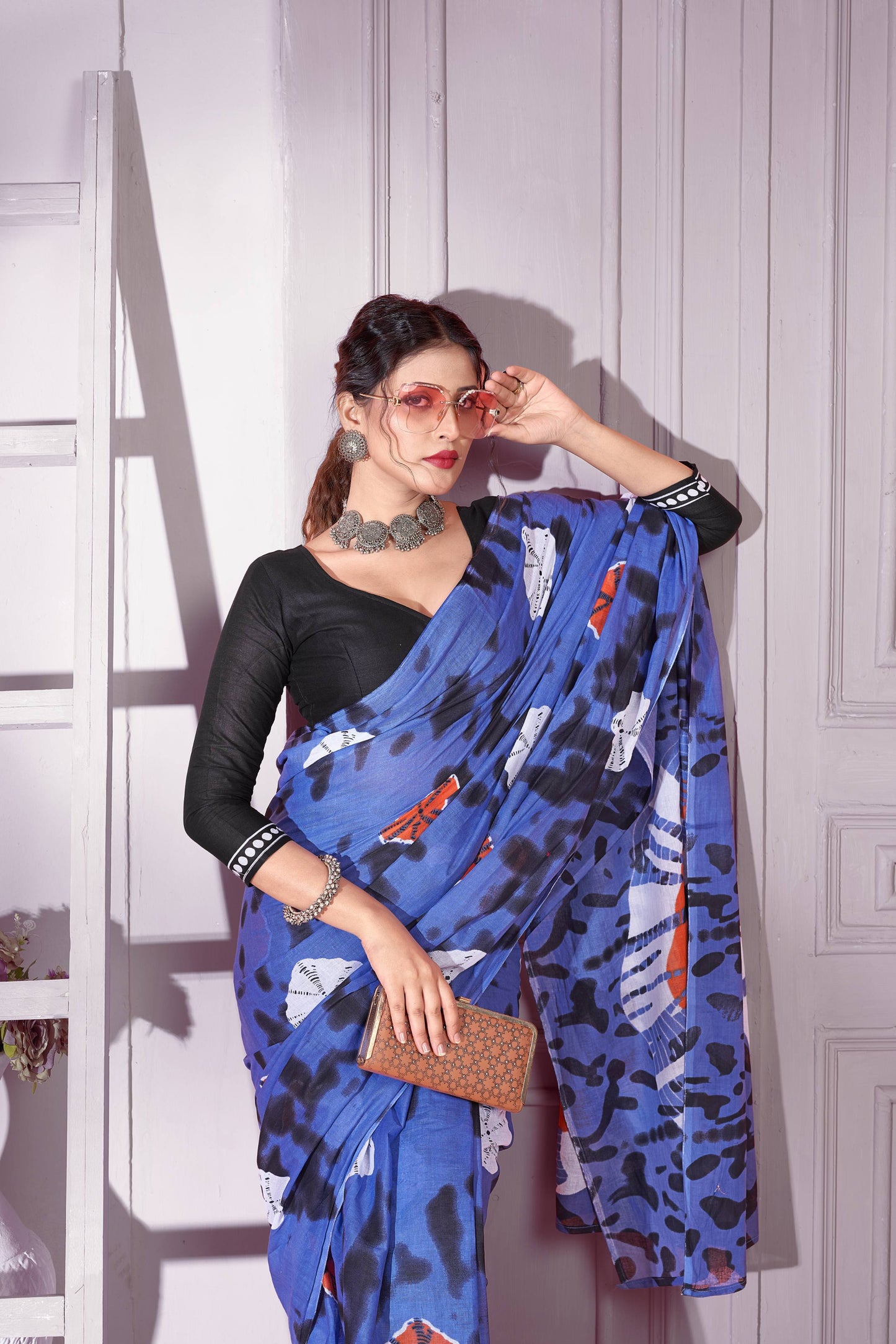 Handicraft Women's Ikat Pure soft Cotton Saree With Blouse Piece