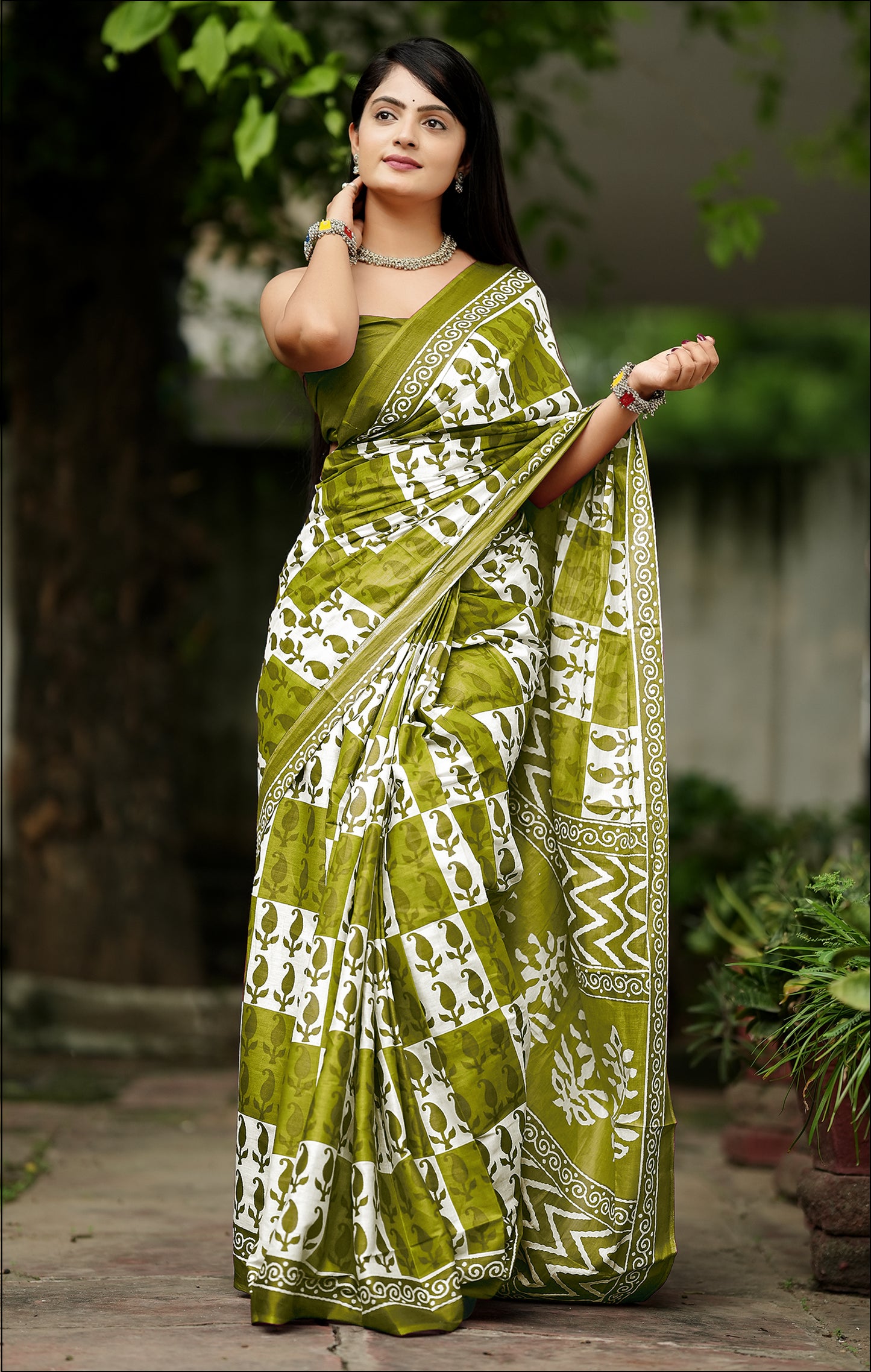 Handicraft Ladies Ikat Block Print Pure soft Cotton Sari With Blouse Piece