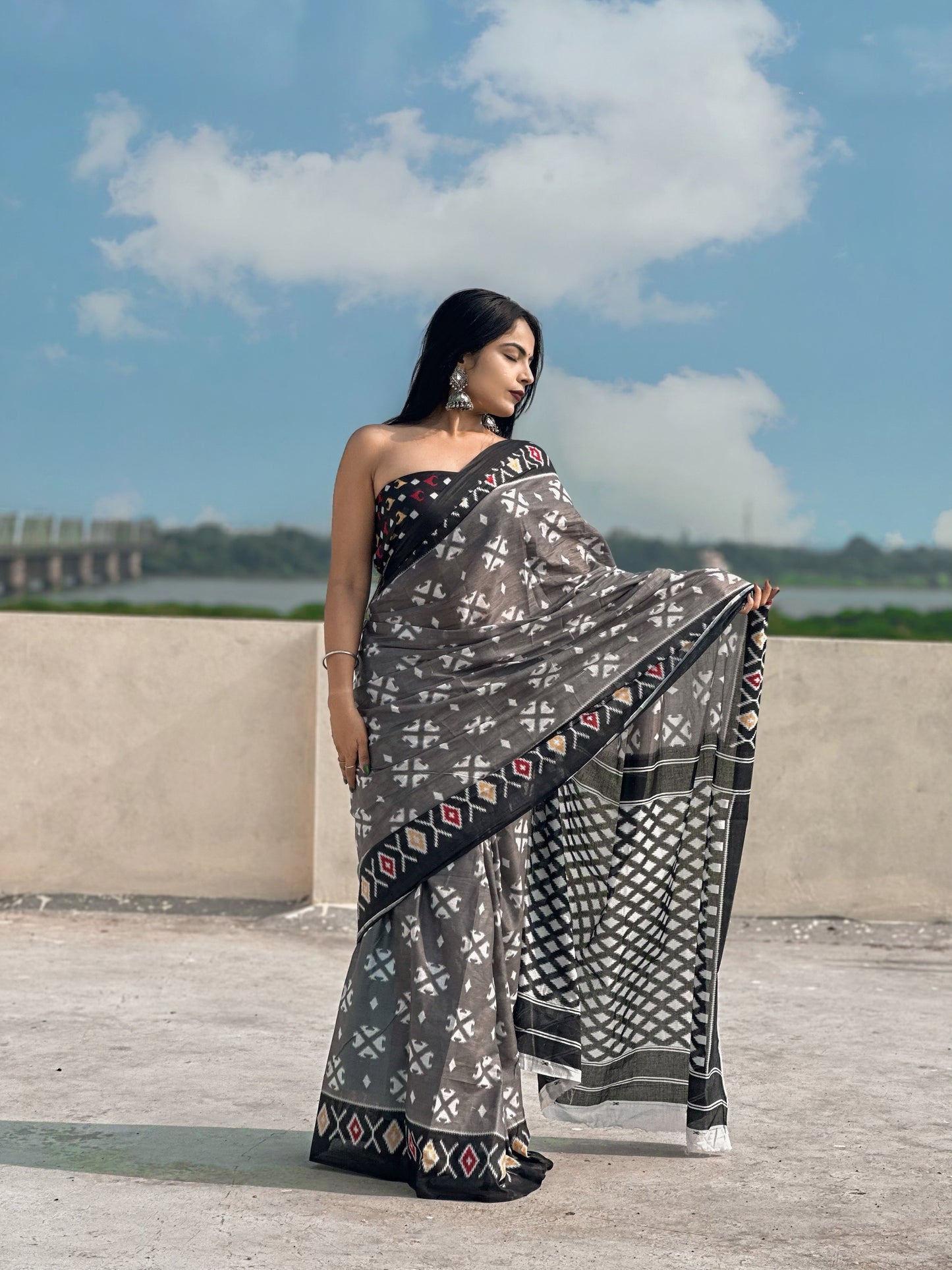 Handicraft Women's Ikat Pure soft Cotton Saree With Blouse Piece