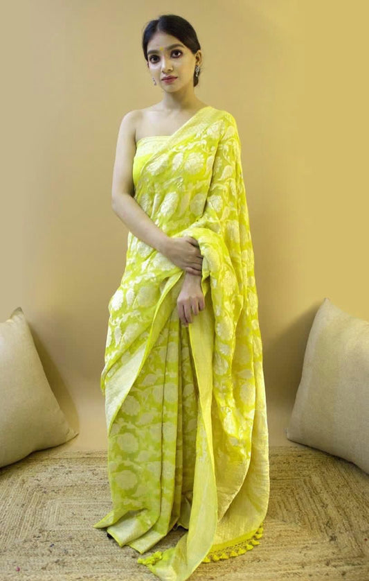 Ethinic Pocket Soft Silk Saree With Jacquard Zari Weaving Work.