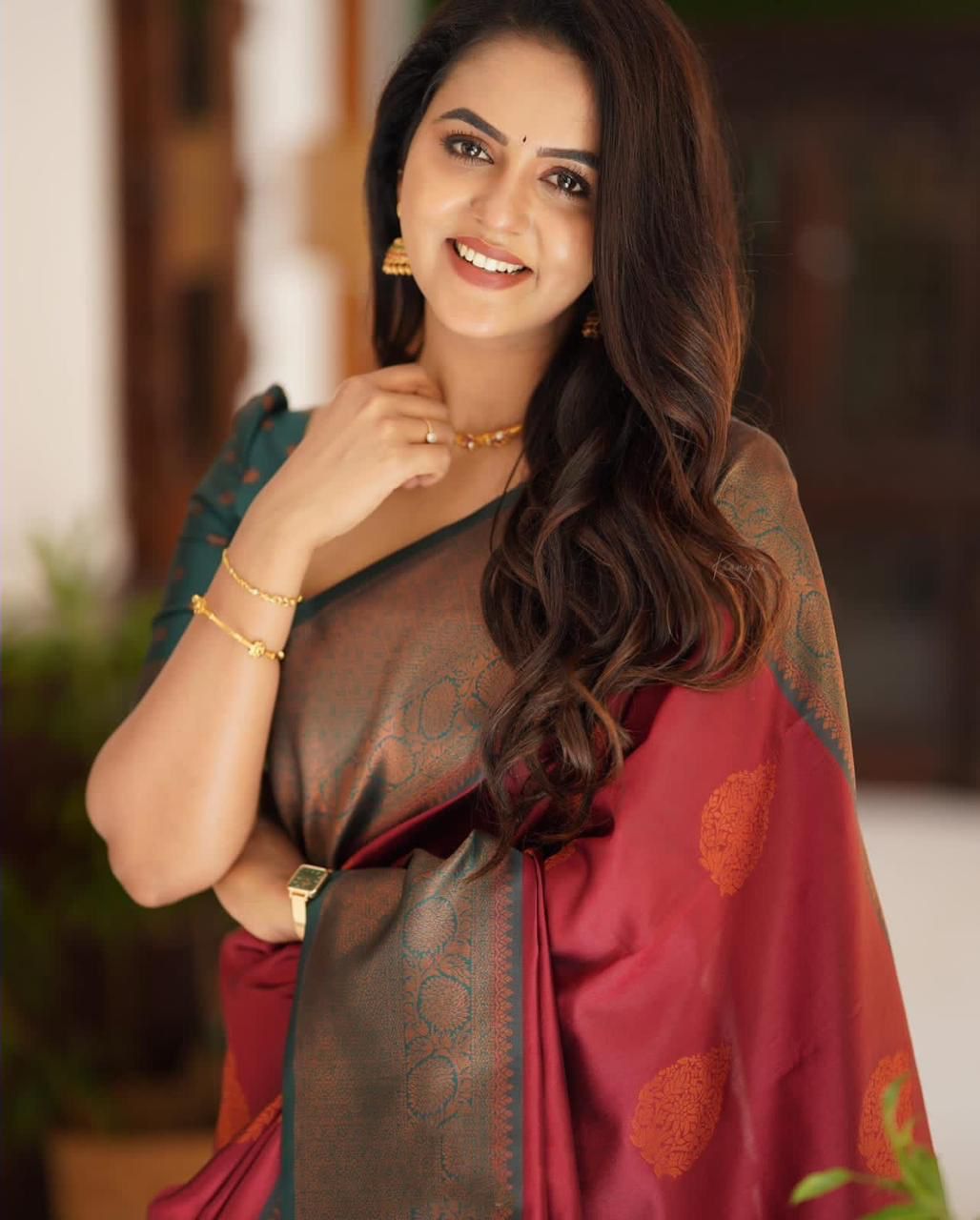 Banarasi  zari  woven Trending Silk Saree
